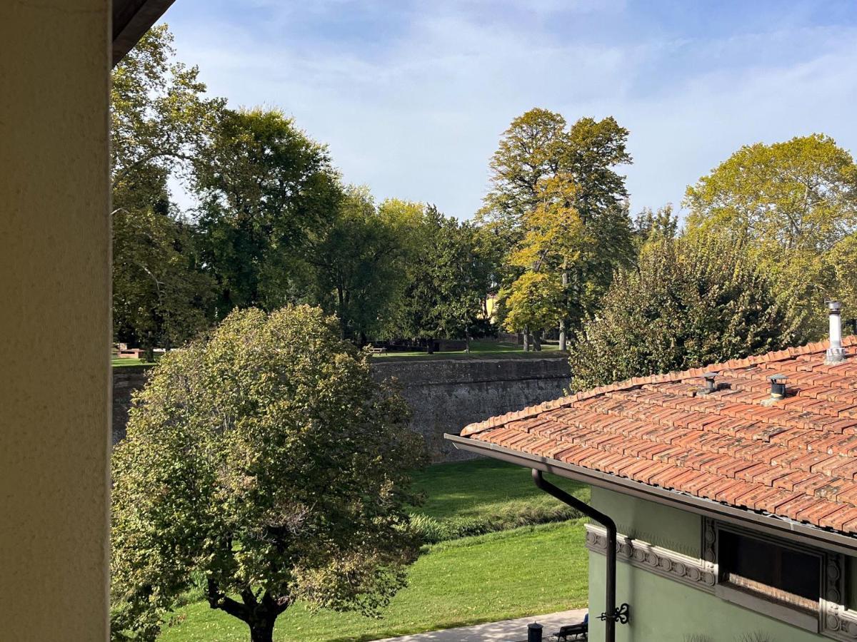 Mura Di Lucca Elegant Penthouse With Balcony Apartment Exterior photo